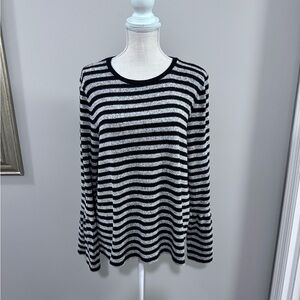 Women's Lucky Brand Black and Gray Striped Bell Sleeve Sweater. Size L
